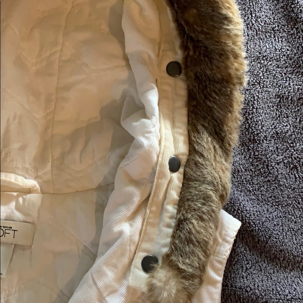 Vest - Picture 2 of 5